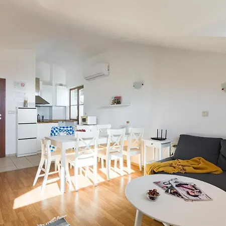 Todorka In Apartament
