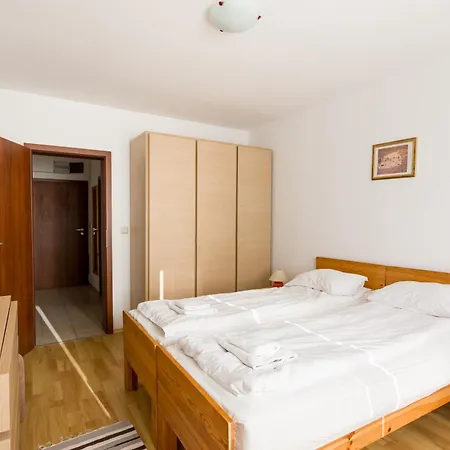 Todorka In Apartament *
