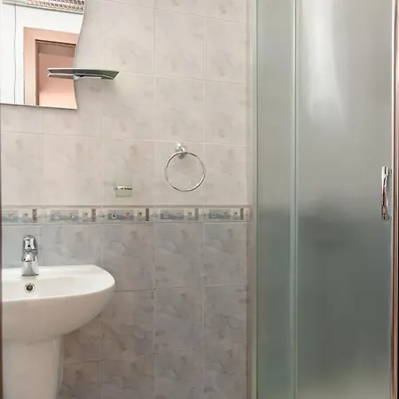 Todorka In Apartament *