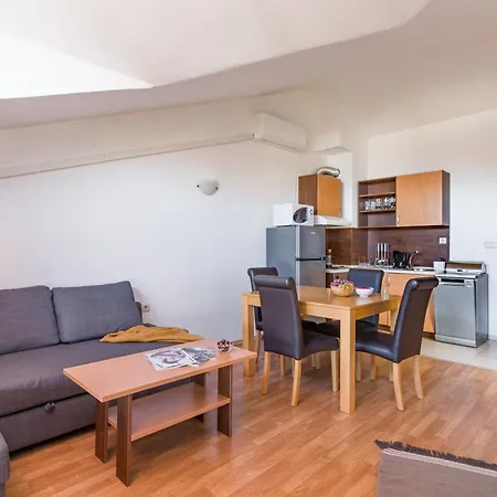 Todorka In 班斯科